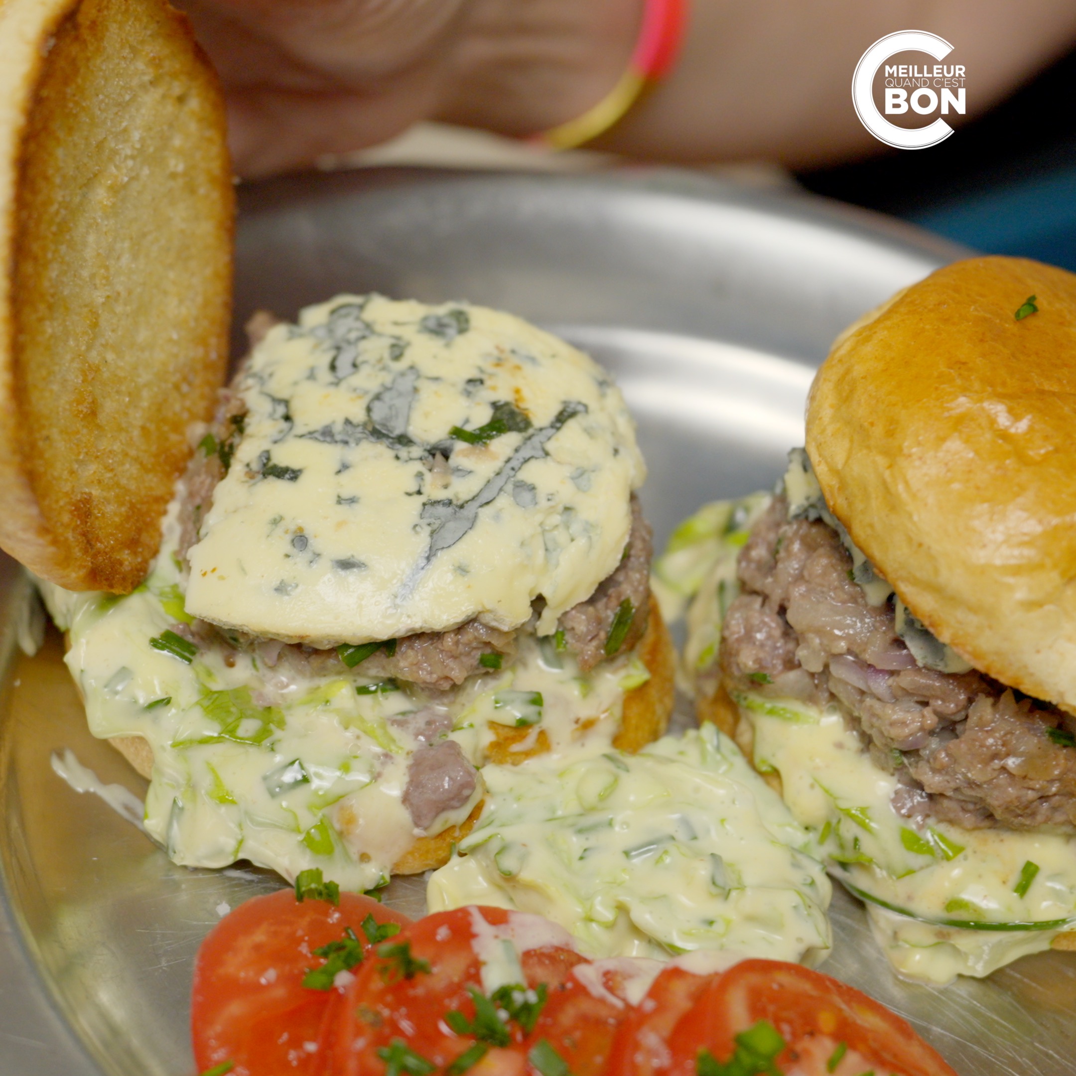 Lire la suite à propos de l’article Burgers au bleu