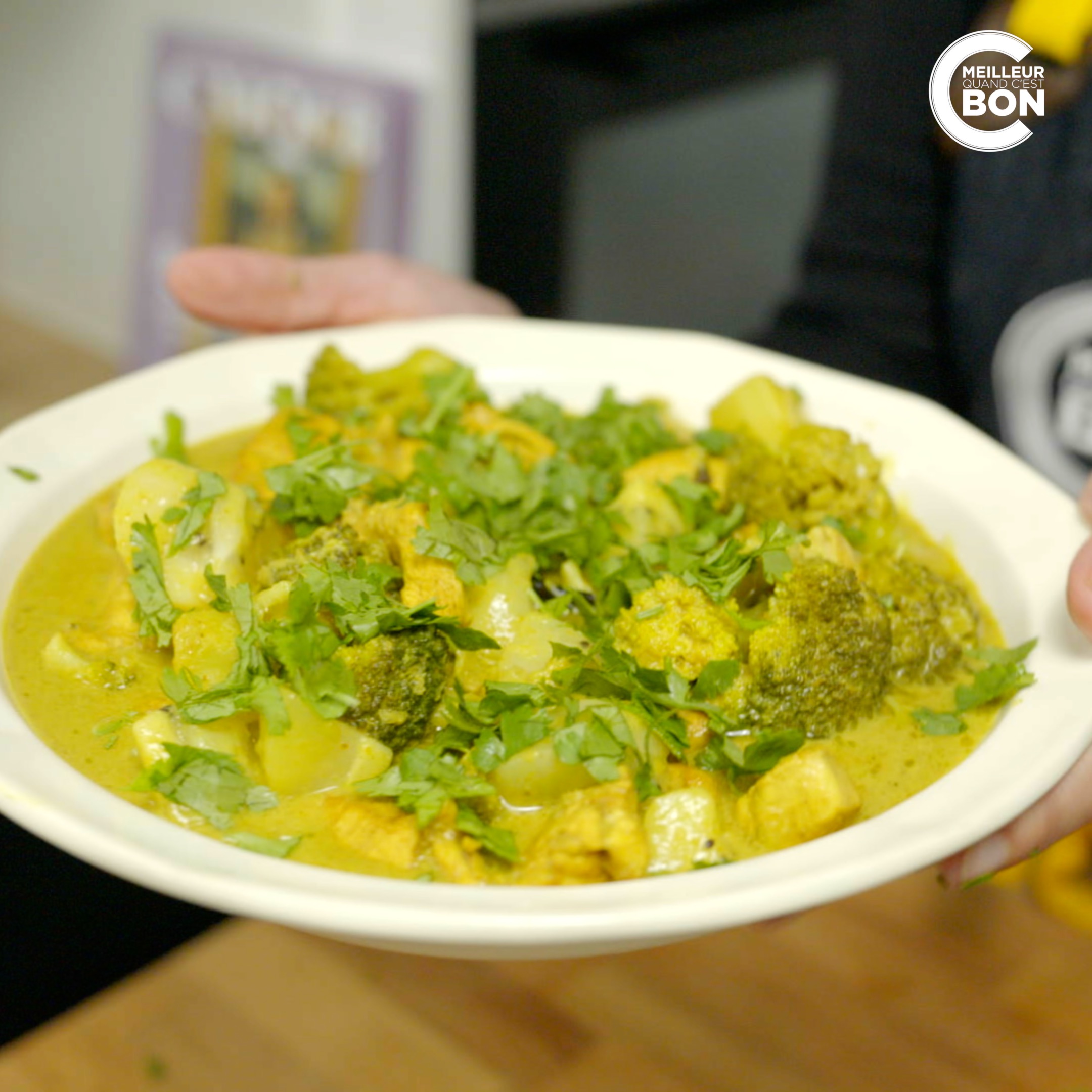 Lire la suite à propos de l’article Curry de brocolis au kiwi