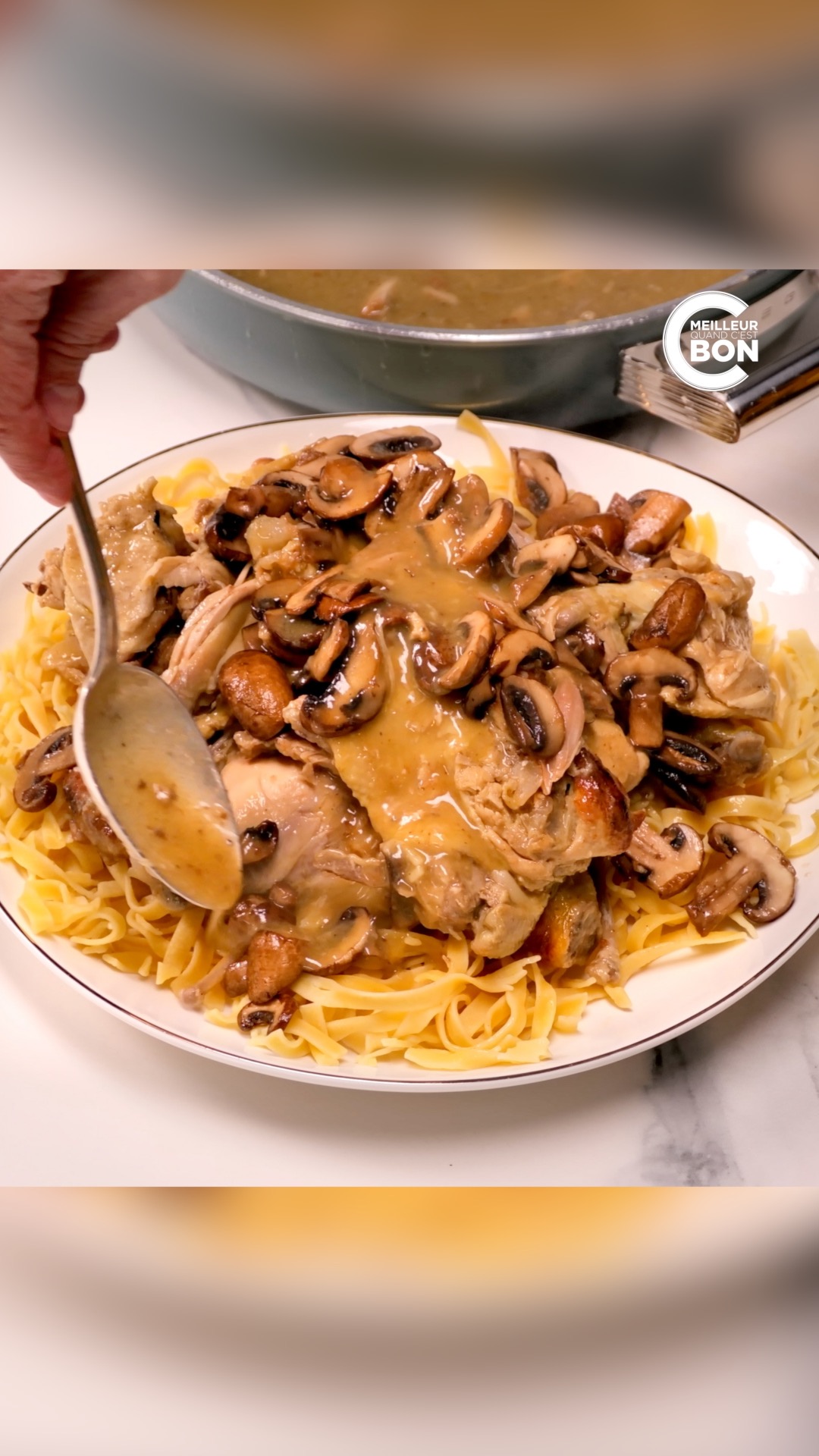 Lire la suite à propos de l’article Poulet chasseur aux champignons